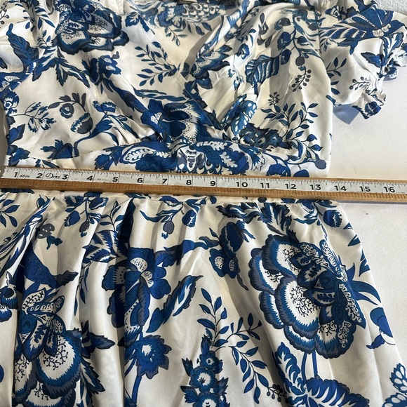 SHEIN ALLOVER FLORA PRINT PUFF SLEEVE SURPLICE NECK DRESS SIZE MEDIUM - Picture 10 of 11